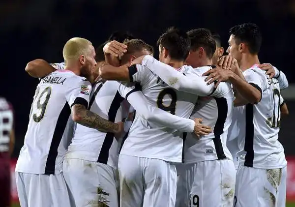 Bella partita all'Olimpico con il Palermo che va avanti due volte con Rigoni e Dybala e con i granata che rispondo due volte: prima con il primo gol in A di Martinez e poi con capitan Glik.