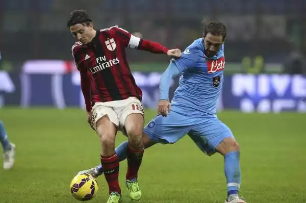 Menez fenomenale, Milan-Napoli 2-0. I rossoneri stendono gli azzurri con le reti del francese e di Bonaventura.