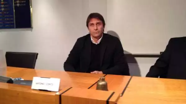 I tecnici della serie A riuniti negli uffici della Lega calcio a Milano per ascoltare le parole del commissario tecnico della Nazionale italiana Antonio Conte.