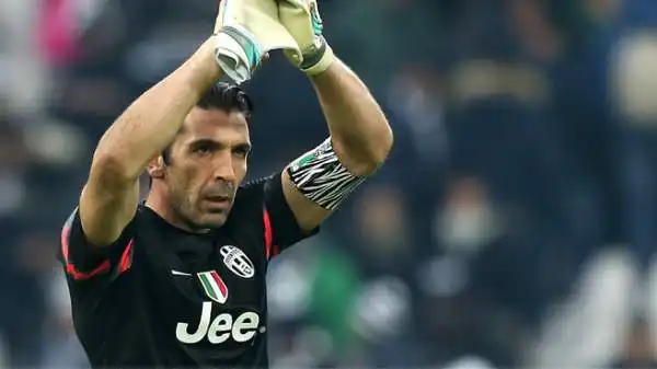 Portiere Juventus 7,5. L'età comincia a farsi sentire e con essa qualche acciacco di troppo. Ma gli ultimi mesi hanno mostrato che Buffon sa ancora ritagliarsi un ruolo da migliore in campo.