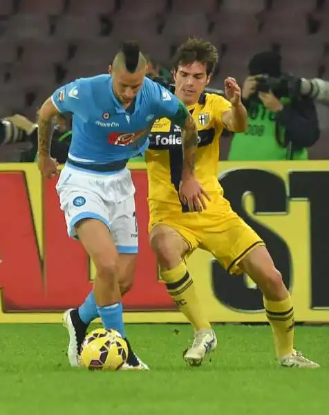 Al San Paolo il Napoli stende per 2-0 il Parma grazie ad un bel gol di Zapata e al rigore di Mertens.