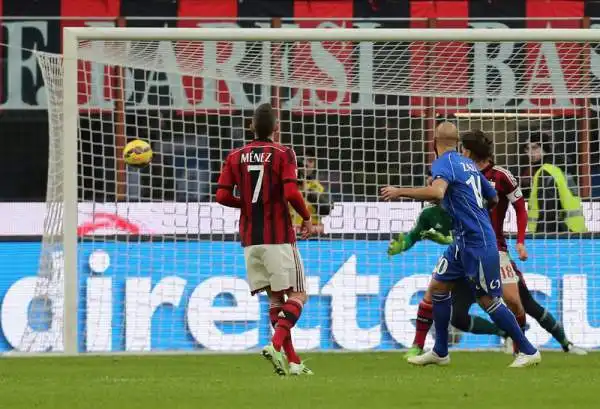 Cerci debutta, Zaza segna: Milan ko. I rossoneri nel giorno dell'esordio dell'ex Atletico vengono battuti in casa dal Sassuolo.