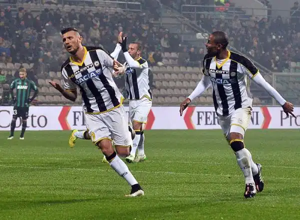 Pareggio al Mapei Stadium, con le reti di Zaza e Thereau. A un primo tempo equilibrato segue una ripresa a marca neroverde, ma la porta di Karnezis è sigillata e il risultato non cambia.