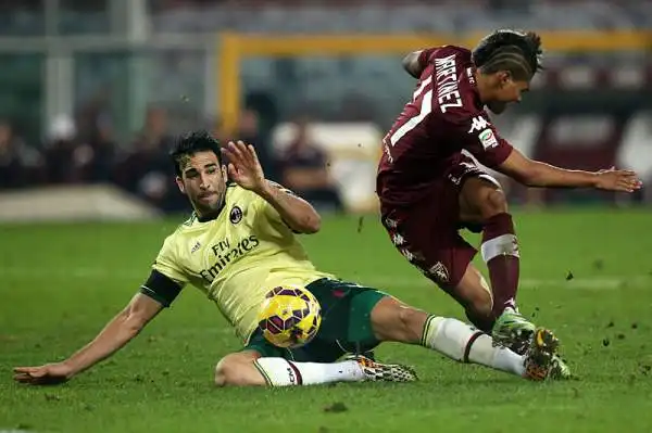 Dopo 3 minuti Menez porta avanti il Milan su rigore, poi inizia il monologo granata (complice il rosso a De Sciglio). L'assedio va a buon fine con la rete del solito Glik, di testa su corner.