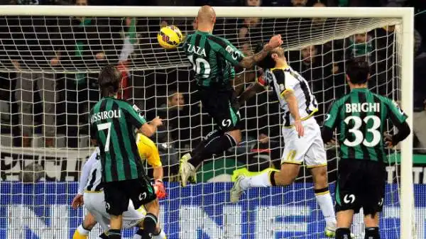 Sassuolo-Udinese 1-1. Zaza 7. Corre, dà l'anima, lotta su ogni pallone e svetta su tutti per il gol del vantaggio neroverde.