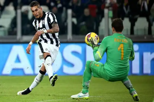 19° giornata: Juventus-Verona 4-0. 3' Pogba, 7' Tevez, 66' Pereyra, 74' Tevez.