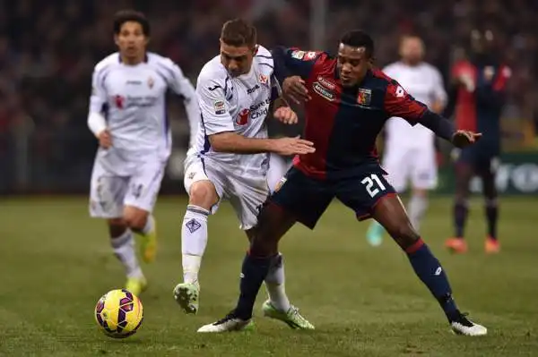 Rodriguez salva la Viola, 1-1 a Genova. Termina in parità l'anticipo di serie A tra Genoa e Fiorentina.