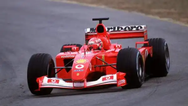 La Ferrari F2002 centrò un'altra doppietta di mondiali, piloti e costruttori, grazie al solito Michael Schumacher, al quinto titolo personale, e a Rubens Barrichello.