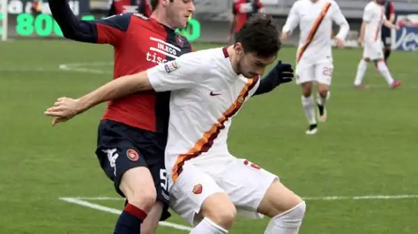 Cagliari-Roma 1-2. Astori 5,5. Tante piccole disattenzioni dietro: il ritorno nello stadio dove si conquistò anche la Nazionale non è degno delle sue giornate migliori.