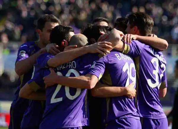 Pazza vittoria per la Fiorentina che piega 3-2 l'Atalanta con i gol di Basanta, Diamanti e Pascual. Per l'Atlalanta in gol Zappacosta e Boakye.