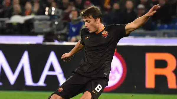 Ljajic 5. Tanto fumo e niente arrosto. Si muove molto ma non combina niente davanti a Tatarusanu.