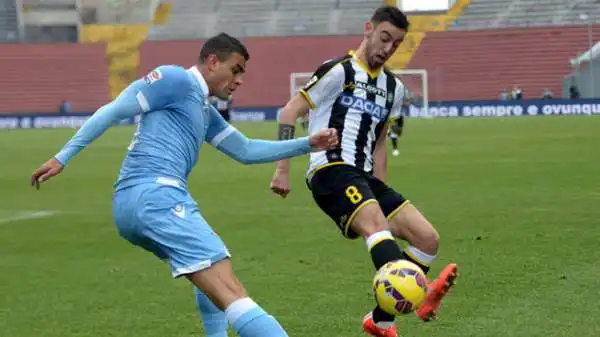 Udinese-Lazio 0-1. Bruno Fernandes 5. La voglia non manca, ma gli errori sono decisamente troppi. Tanto da costringere Stramaccioni a sostituirlo.