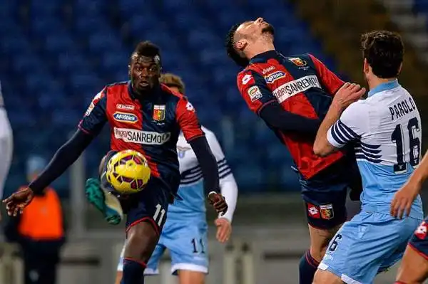 Il Genoa sbanca l'Olimpico battendo la Lazio per 1-0 grazie al rigore di Perotti! Padroni di casa in 10 per un'ora per il rosso a Marchetti.