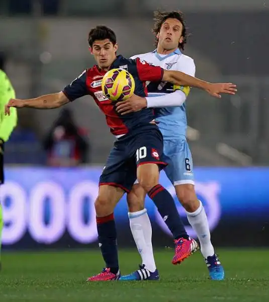 Il Genoa sbanca l'Olimpico battendo la Lazio per 1-0 grazie al rigore di Perotti! Padroni di casa in 10 per un'ora per il rosso a Marchetti.