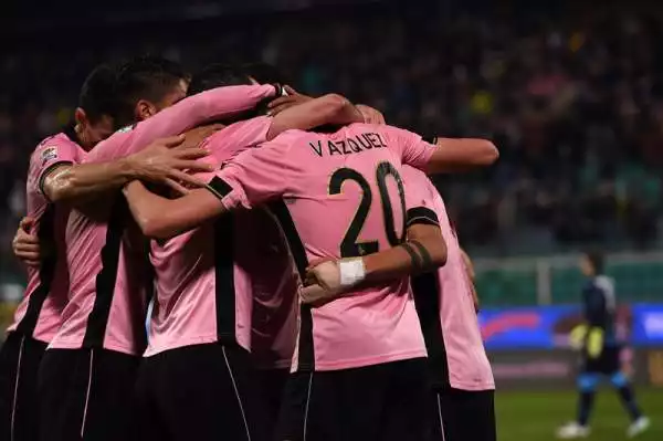 Palermo champagne, 3-1 al Napoli. Lazaar, Vazquez e Rigoni trascinano i rosanero, inutile il gol di Gabbiadini.