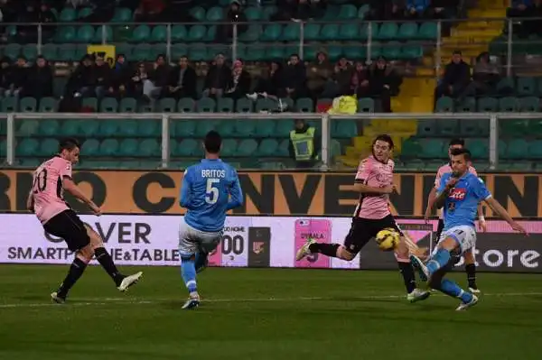 Palermo champagne, 3-1 al Napoli. Lazaar, Vazquez e Rigoni trascinano i rosanero, inutile il gol di Gabbiadini.