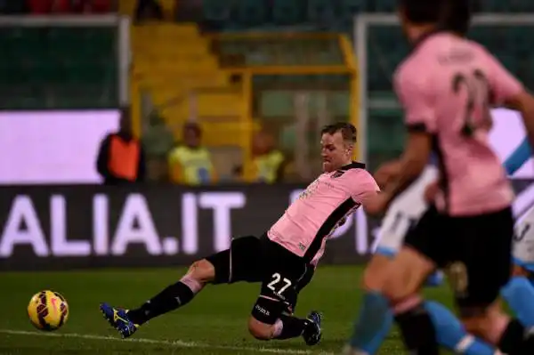 Palermo champagne, 3-1 al Napoli. Lazaar, Vazquez e Rigoni trascinano i rosanero, inutile il gol di Gabbiadini.