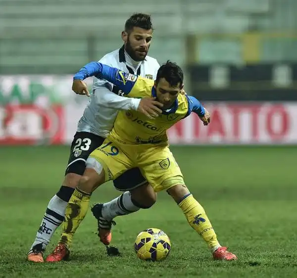 Al Tardini il Parma deve arrendersi al Chievo per 0-1 complicando non poco il proprio cammino verso la salvezza. Decisivo il gol di Zukanovic su punizione!