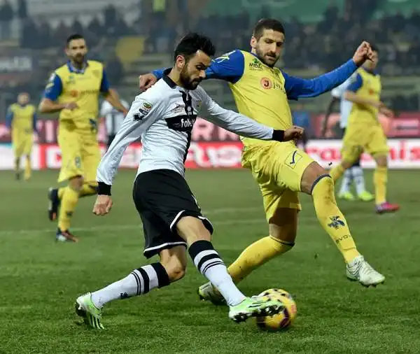 Al Tardini il Parma deve arrendersi al Chievo per 0-1 complicando non poco il proprio cammino verso la salvezza. Decisivo il gol di Zukanovic su punizione!