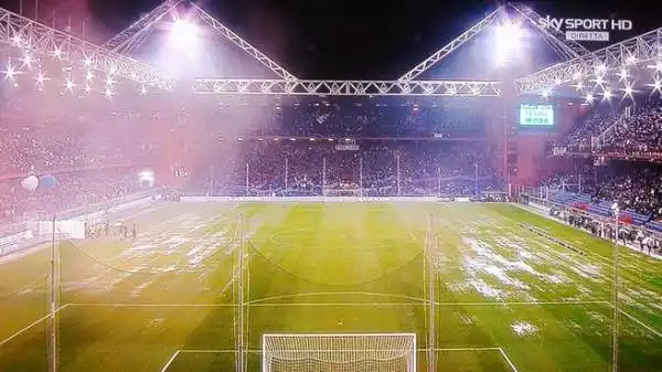 La pioggia torrenziale ha fatto saltare il derby della Lanterna Sampdoria-Genoa. Si recupererà martedì alle 18.30.