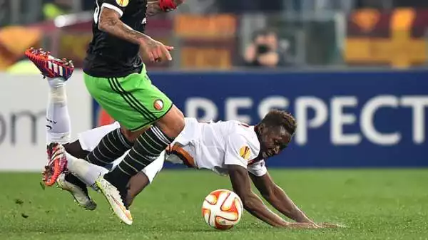 Roma-Feyenoord 1-1. Yanga-Mbiwa 5. Soffre gli attaccanti del Feyenoord, è sempre in ritardo.