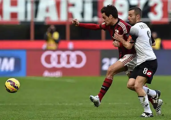 A San Siro i rossoneri di Pippo Inzaghi tornano alla vittoria grazie ad un gol per tempo di Bonaventura e Pazzini su rigore.