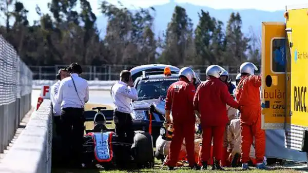 L'ex ferrarista Fernando Alonso è rimasto coinvolto in un brutto incidente durante l'ultima giornata di test a Barcellona.