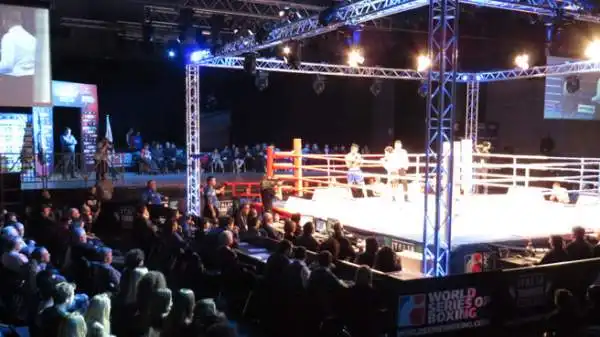 Sconfitta 4-1 per l'Italia Thunder contro gli Azerbaijan Baku Fires nella serata delle World Series of Boxing organizzata nella discoteca milanese.