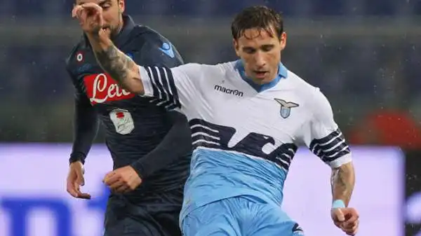 Biglia 5,5. Uno dei grandi protagonisti della rimonta biancoceleste in campionato, stavolta stecca. Sarà il campo pesante, ma la fisicità e il dinamismo degli avversari lo fanno sparire dal campo.