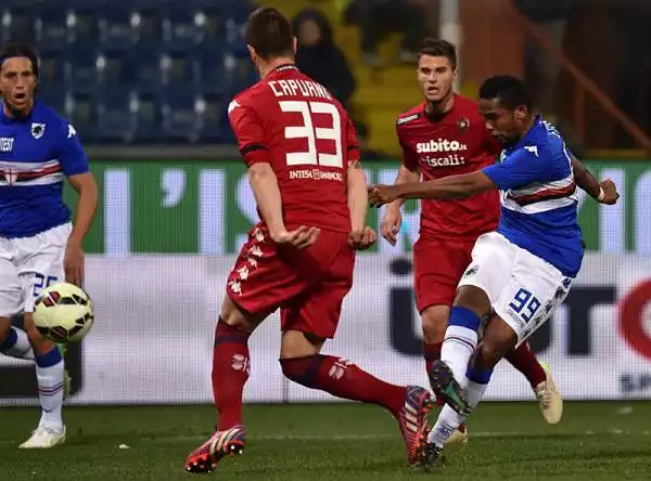La Samp vince 2-0 con il Cagliari mettendo nei guai Zola. Reti di De Silvestri ed Eto'o, per il camerunense primo gol blucerchiato quasi quattro anni dopo l'ultima marcatura in serie A.