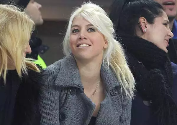 Wanda Nara scatenata. La moglie del calciatore dell'Inter ne è diventata anche manager: è stata lei a mettere l'ultima parola sul rinnovo del suo contratto.