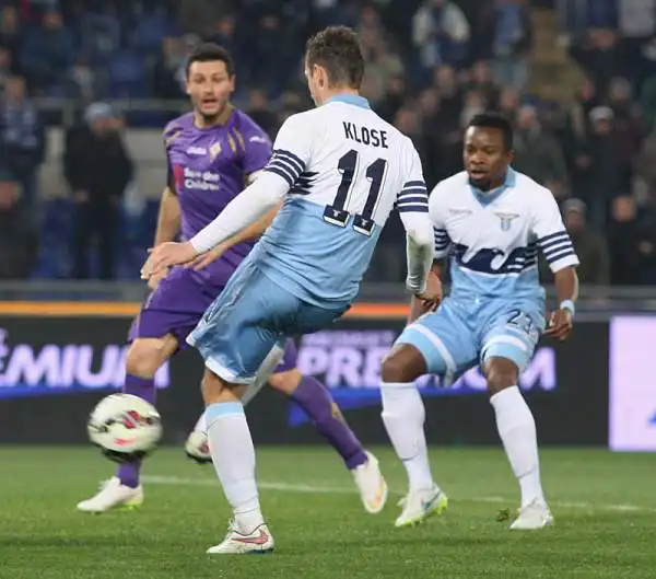 Una grande Lazio schianta la Fiorentina all'Olimpico grazie ai gol di Biglia, Candreva e alla doppietta di Klose.