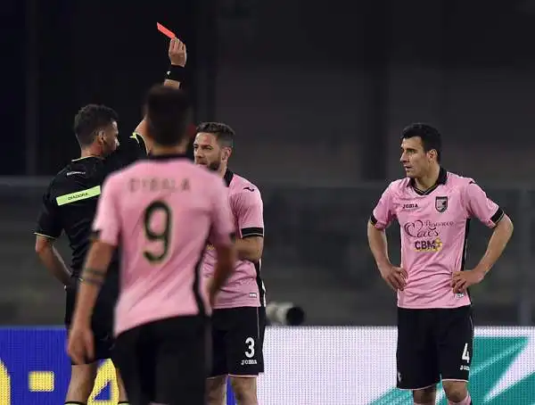 Grazie ad un gol di Paloschi i giocatori di Maran mettono in cascina tre punti utilissimi per la corsa alla salvezza battendo il Palermo sul proprio campo.