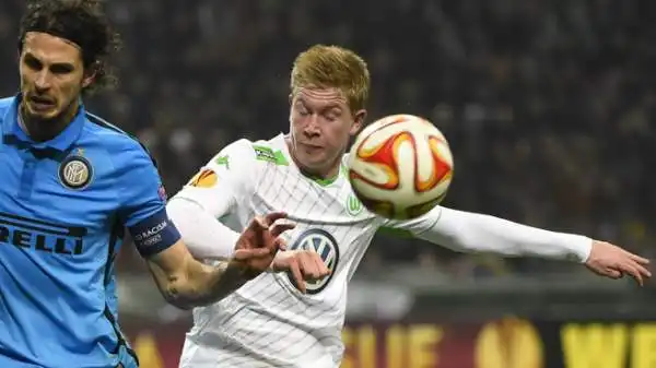 Kevin De Bruyne. Il belga è stato scaricato forse troppo in fretta dal Chelsea. Al Wolfsburg è rinato ed è l'uomo in rosa con più qualità. Il Napoli presti attenzione a questo 23enne.