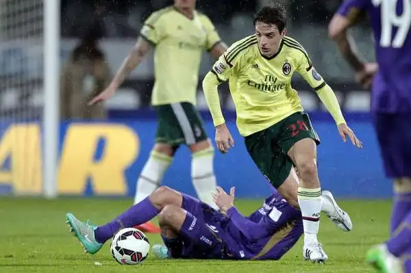 Rimonta viola, il Milan sprofonda. Un gol di Destro non basta alla squadra di Inzaghi, che prende due gol di testa nei minuti finali della sfida del Franchi: Gonzalo Rodriguez e Joaquin.