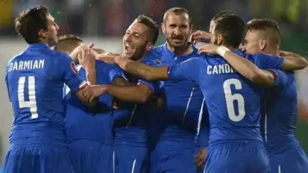 Bulgaria-Italia 2-2. Chiellini 5,5. Indeciso nell'azione del raddoppio bulgaro, il difensore della Juvenuts sfiora il gol nel finale.