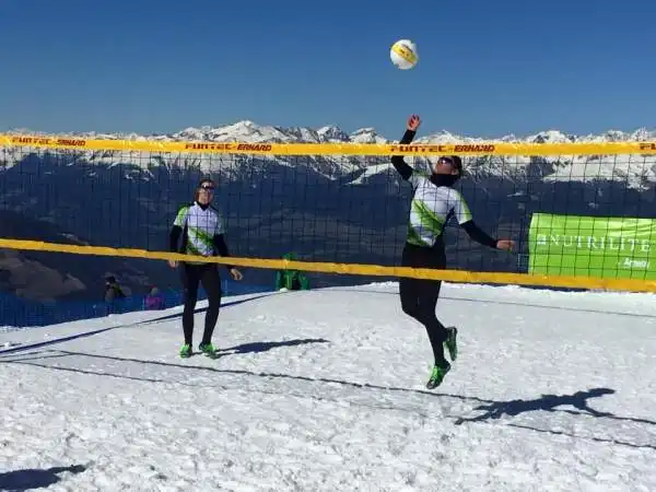 Grande spettacolo al Plan de Corones per la tappa italiana dello Snow Volleyball Tour 2015.
