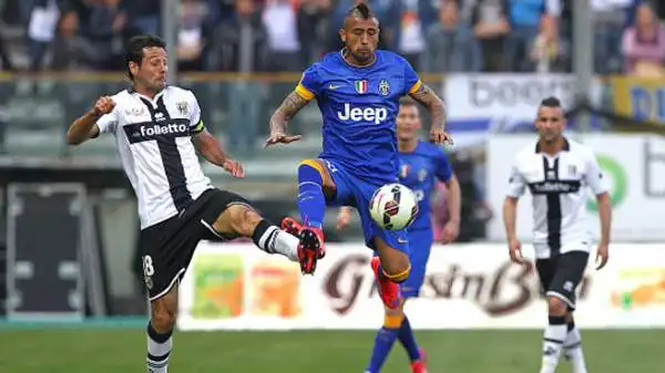 Parma-Juventus 1-0. Vidal 5. Non certo una partita da guerriero, come ha abituato tutti a fare. Non poteva rimanere in panchina anche lui ma doveva fare meglio.