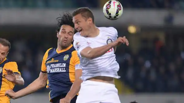 Verona-Inter 0-3. Toni 5. Chiude una partita difficile facendosi parare da Handanovic il rigore che avrebbe potuto riaprirla.