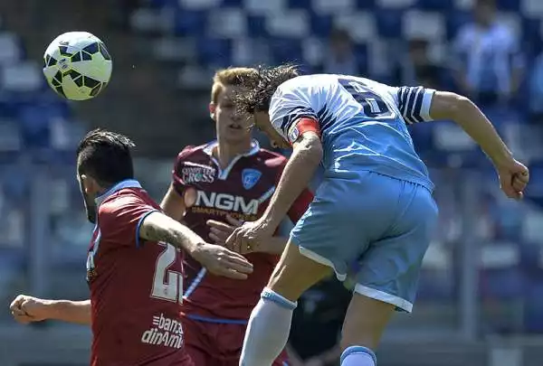 Una super Lazio passeggia 4-0 contro l'Empoli e supera la Roma in classifica portandosi al secondo posto solitario grazie ai gol di Mauri, Klose, Candreva e Felipe Anderson.