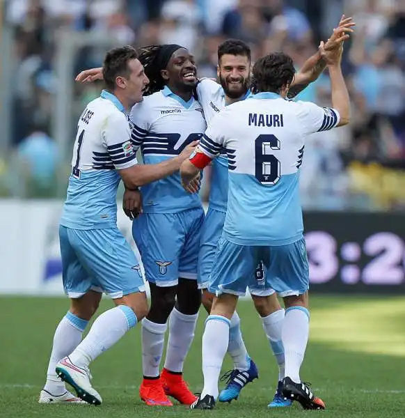 Una super Lazio passeggia 4-0 contro l'Empoli e supera la Roma in classifica portandosi al secondo posto solitario grazie ai gol di Mauri, Klose, Candreva e Felipe Anderson.