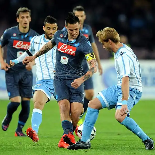 I biancocelesti espugnano il San Paolo con una rete di Lulic e si qualificano per la finale di Coppa Italia: si giocheranno il trofeo all'Olimpico contro la Juventus.