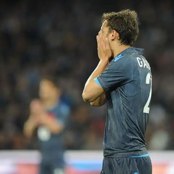 I biancocelesti espugnano il San Paolo con una rete di Lulic e si qualificano per la finale di Coppa Italia: si giocheranno il trofeo all'Olimpico contro la Juventus.