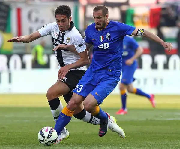 Impresa dei ducali che battono la Juventus per 1-0 con gol di Mauri al termine di una gara giocata fino all'ultima goccia di sangue.