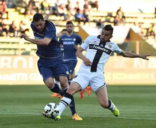 I ducali superano nel recupero di serie A i friulani con un gol di Varela e tornano alla vittoria davanti ai propri tifosi, dando continuità al pareggio di San Siro di sabato scorso.