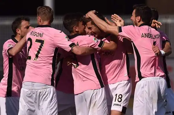 Il Palermo schianta l'Udinese grazie alle reti di Lazaar, Rigoni e Chochev. Per i friulani, in evidente difficoltà, non basta il gol del solito Totò Di Natale nel finale di partita.