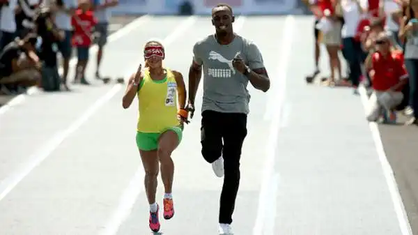 Curiosa esperienza a Rio de Janeiro per Usain Bolt, che ha corso come guida d'eccezione per la brasiliana Terezinha Guilhermina, l'atleta più veloce del mondo nella specialità T11 (cecità totale).