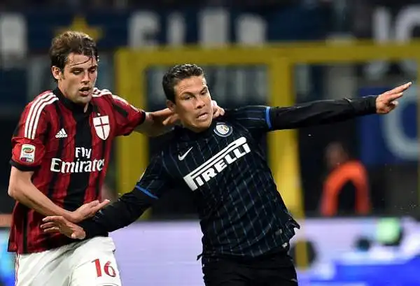 Termina 0-0 il derby dei veleni. Inter e Milan impattano nella stracittadina, grandi proteste contro l'arbitro da una parte e dall'altra.
