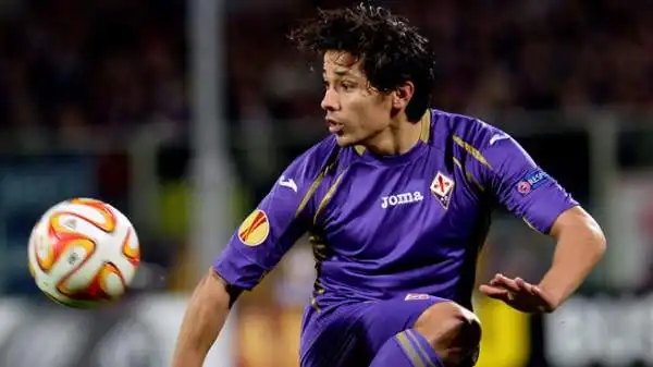 Mati Fernandez 7. Dai suoi piedi passano le azioni più pericolose della Fiorentina. Fino al pallone da cui scaturisce il preziosissimo gol del pareggio.