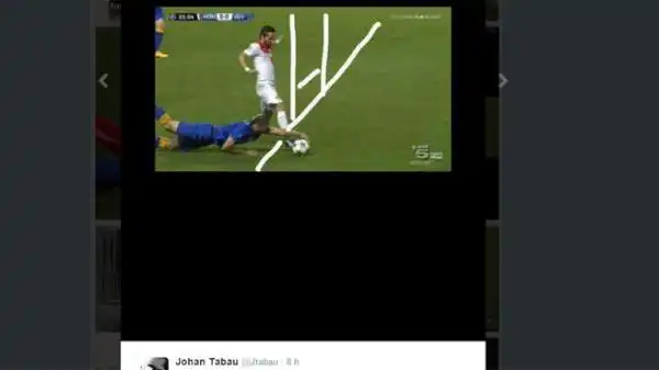 Su Twitter impazzano i fotomontaggi dopo l'intervento del difensore della Juventus contro il Monaco.